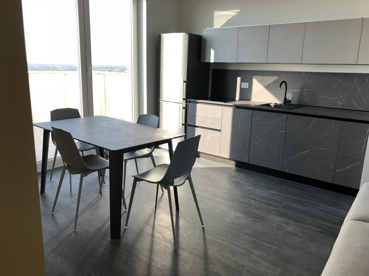 Sky Tower Suite Местре Екстер'єр фото